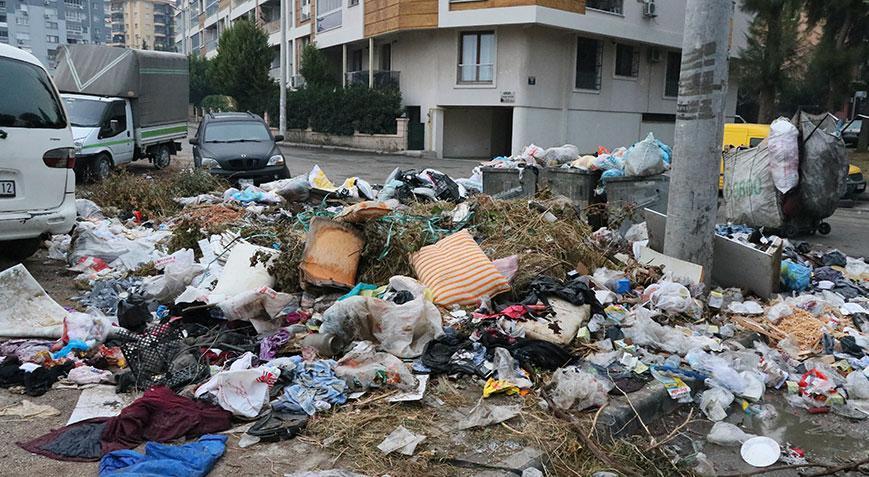 İzmir Buca’da tepki çeken görüntü! ‘Buradan kaçacak hale geldik’